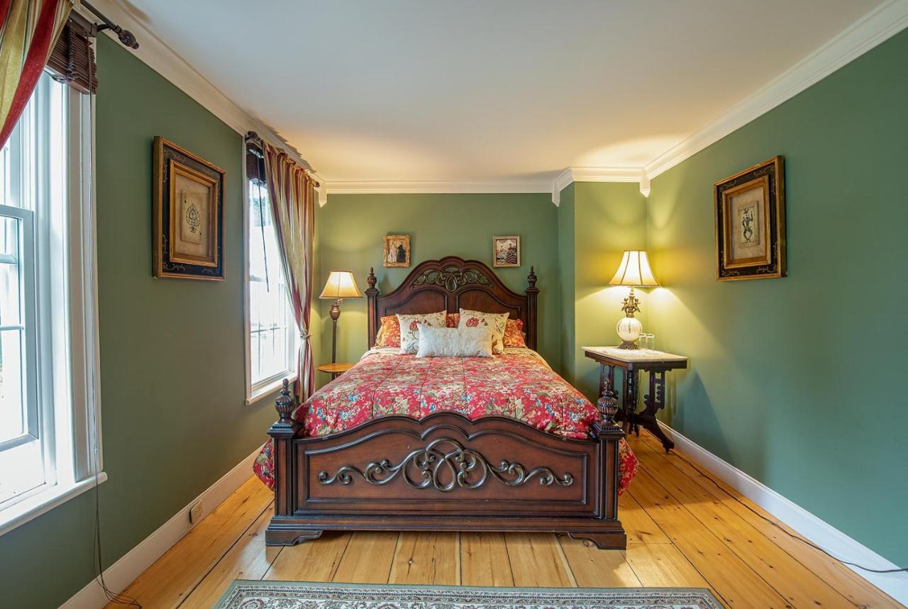 Van Winkle Inn Greenville Экстерьер фото
