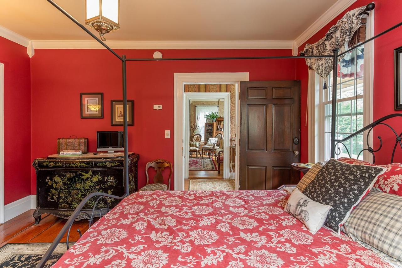 Van Winkle Inn Greenville Экстерьер фото