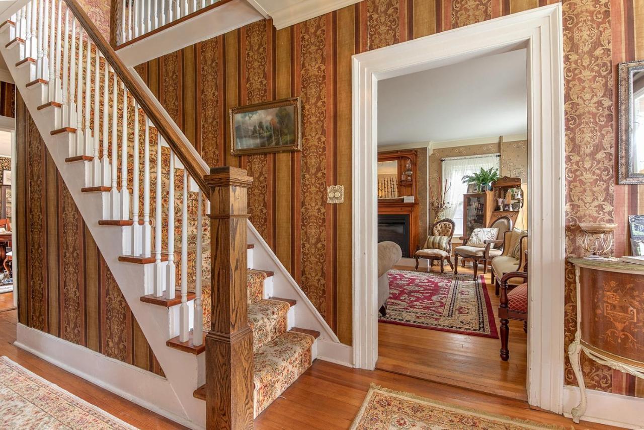Van Winkle Inn Greenville Экстерьер фото