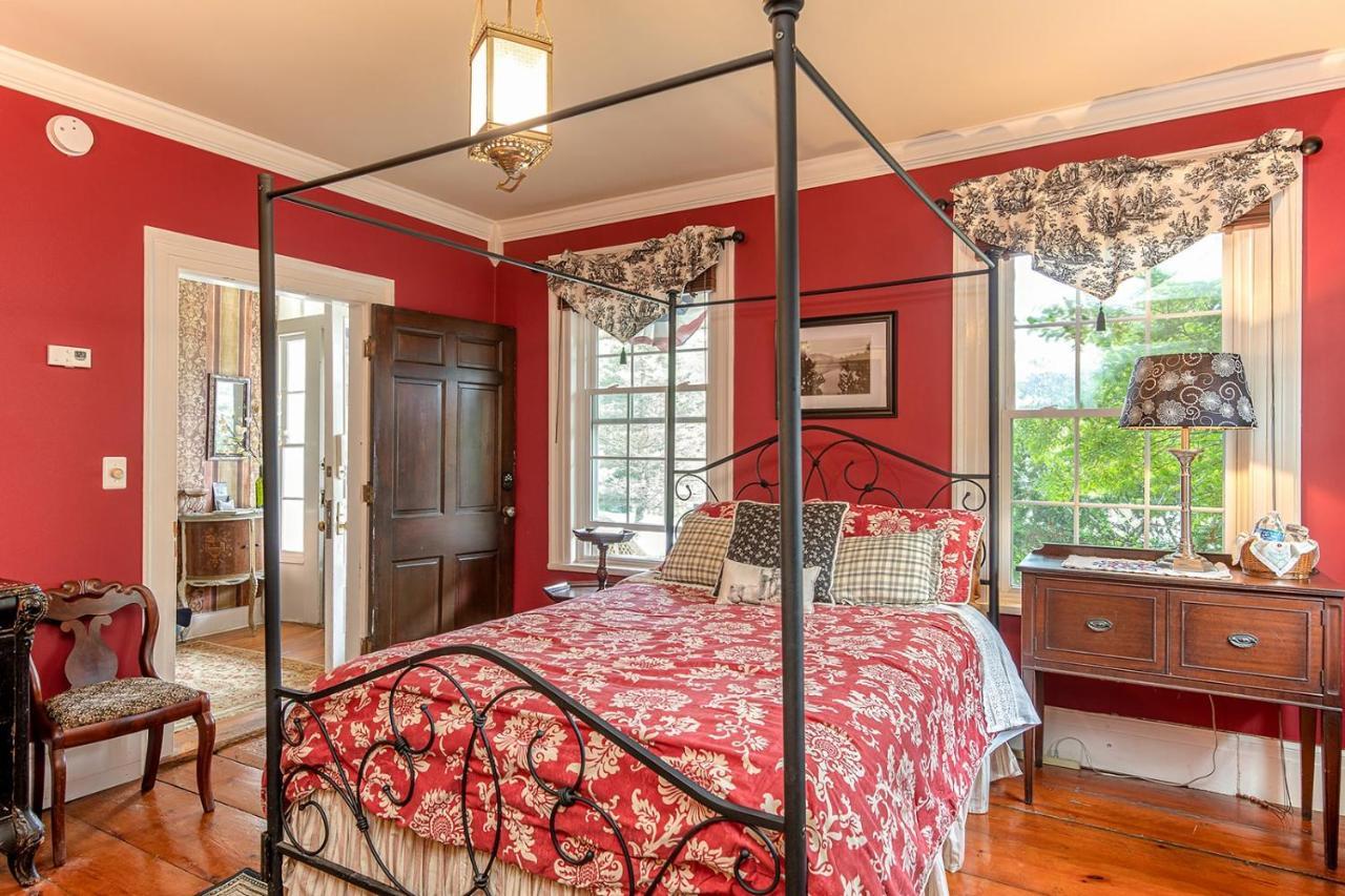 Van Winkle Inn Greenville Экстерьер фото