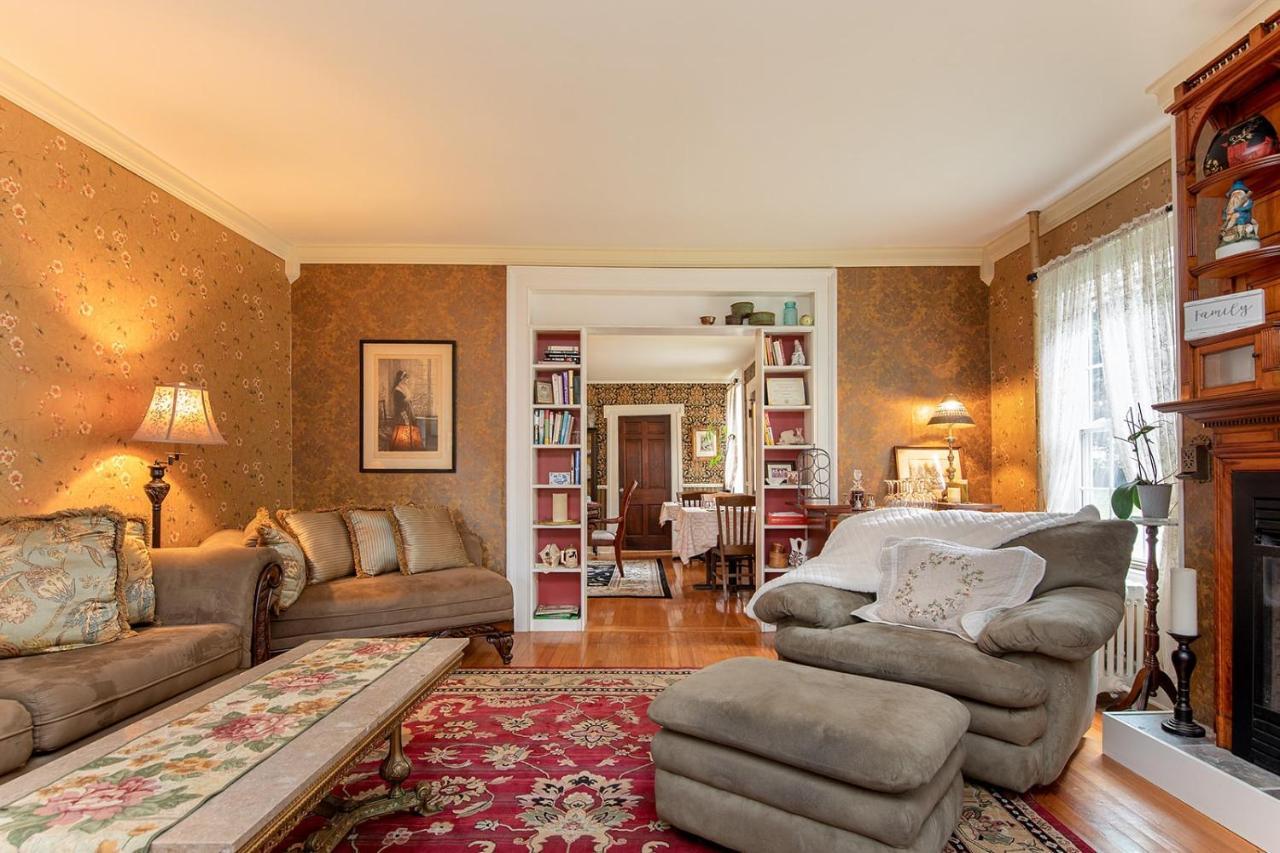 Van Winkle Inn Greenville Экстерьер фото