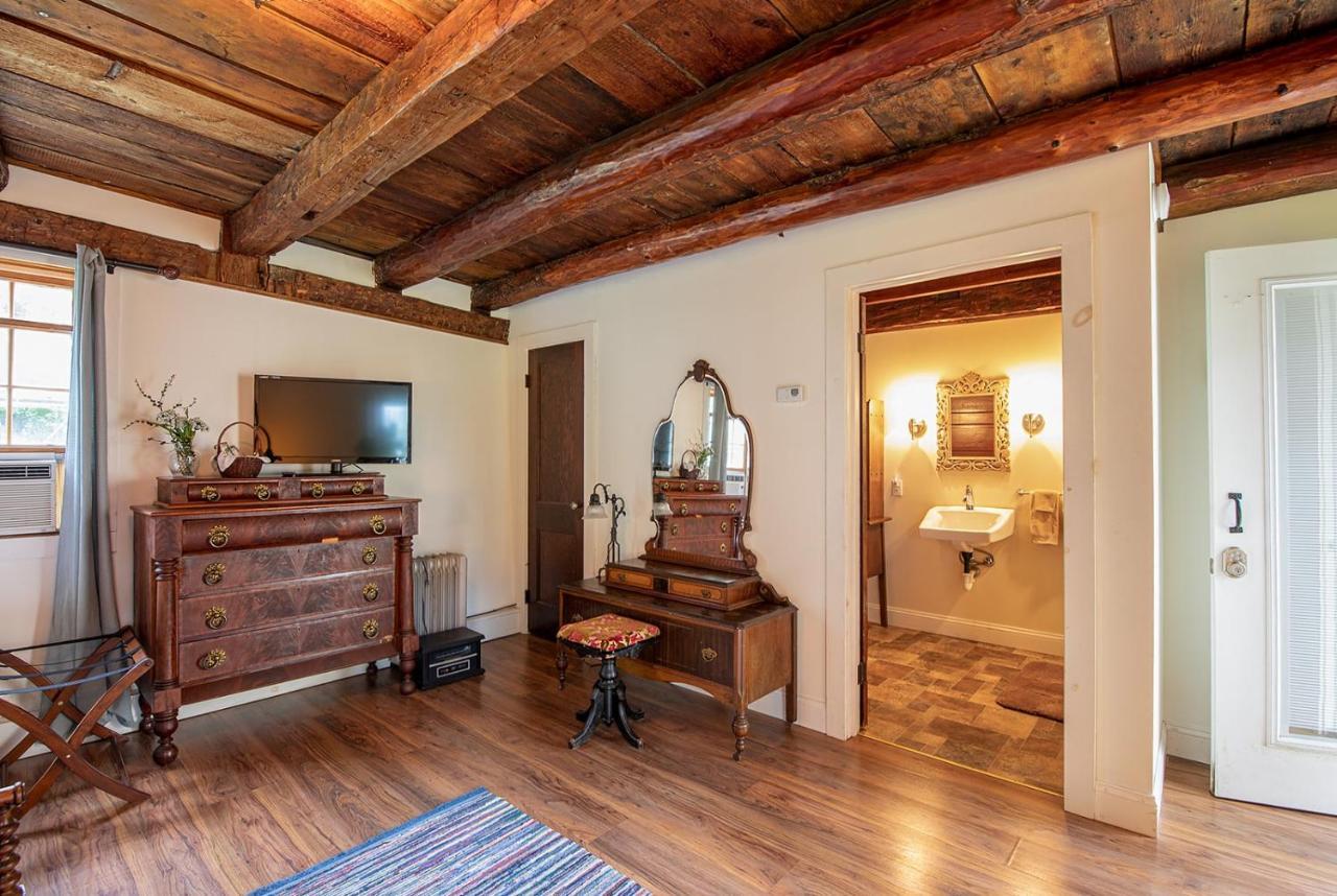 Van Winkle Inn Greenville Экстерьер фото