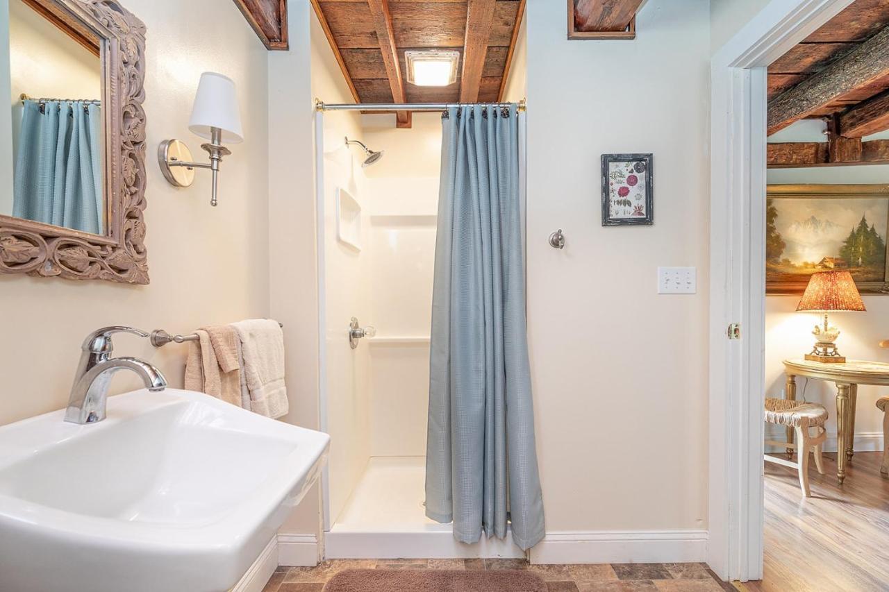 Van Winkle Inn Greenville Экстерьер фото