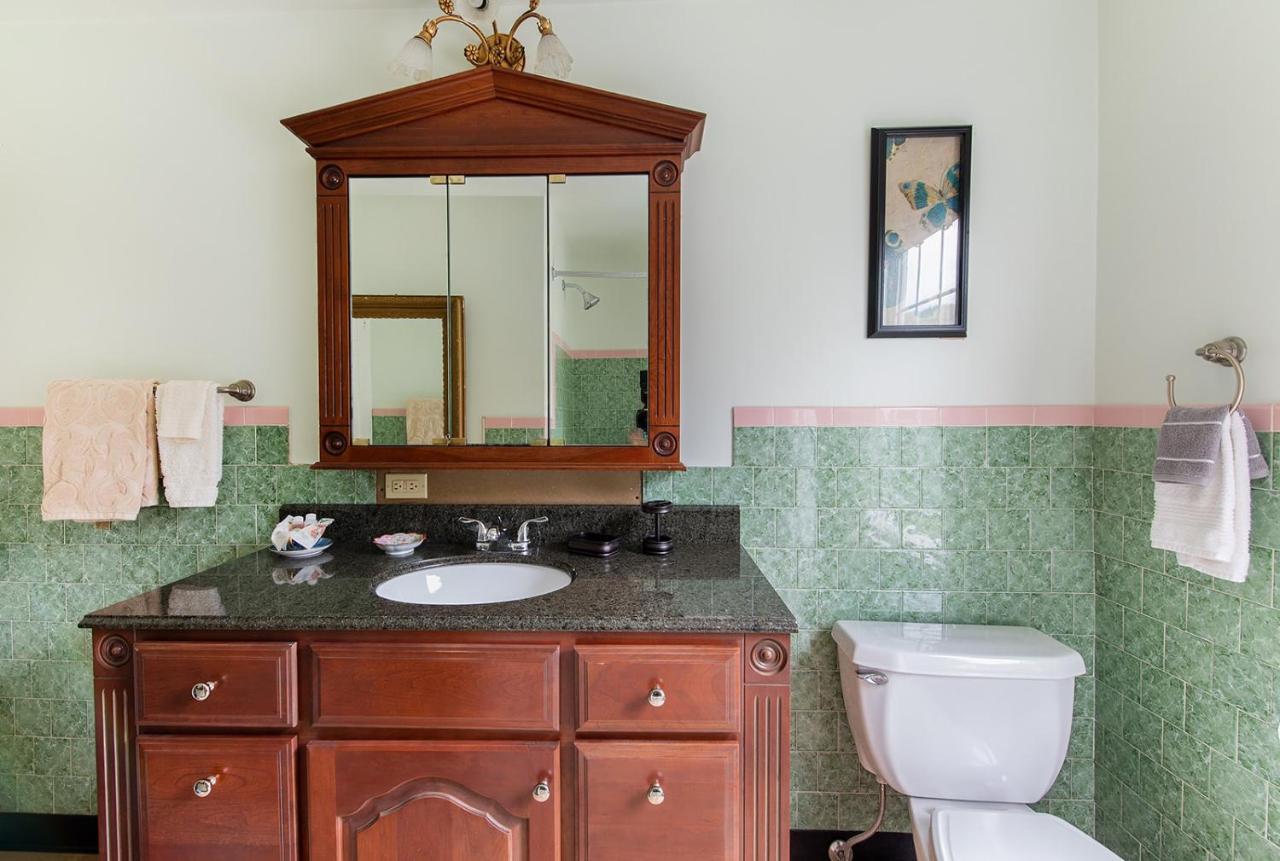 Van Winkle Inn Greenville Экстерьер фото